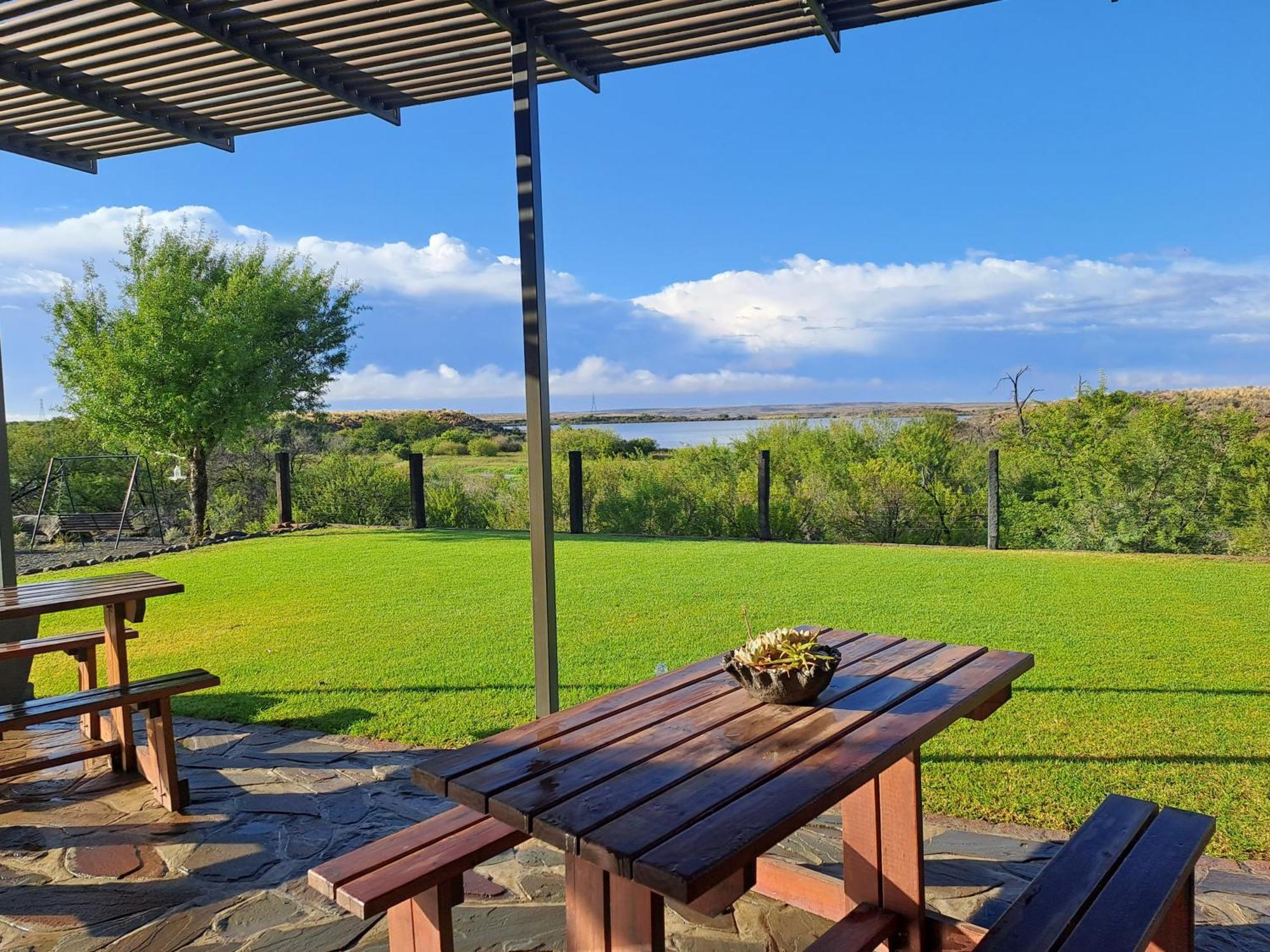 Teri-Lemveli Lodge Beaufort West Exterior foto